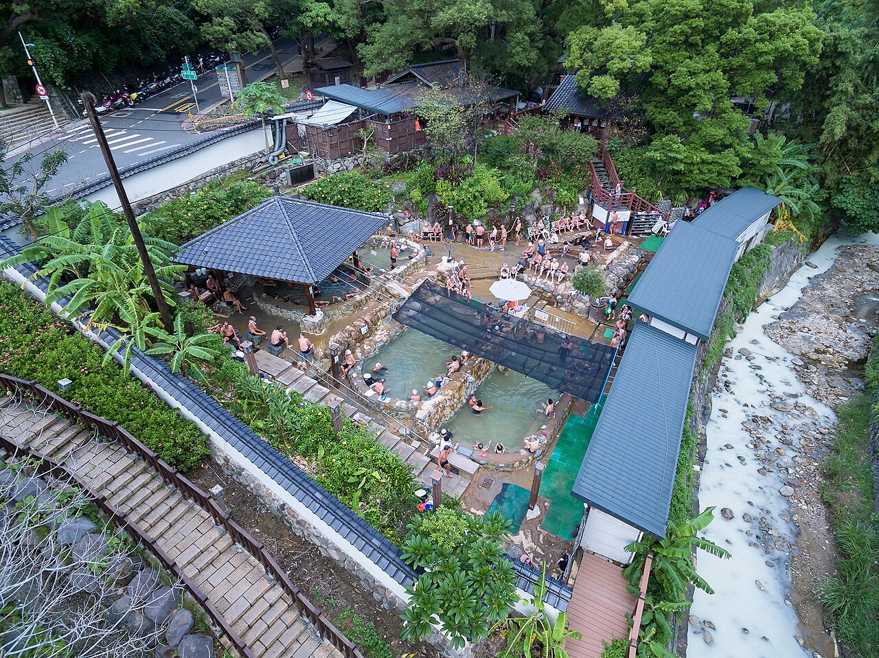 北投公園露天溫泉浴池「千禧湯」六座大眾池
