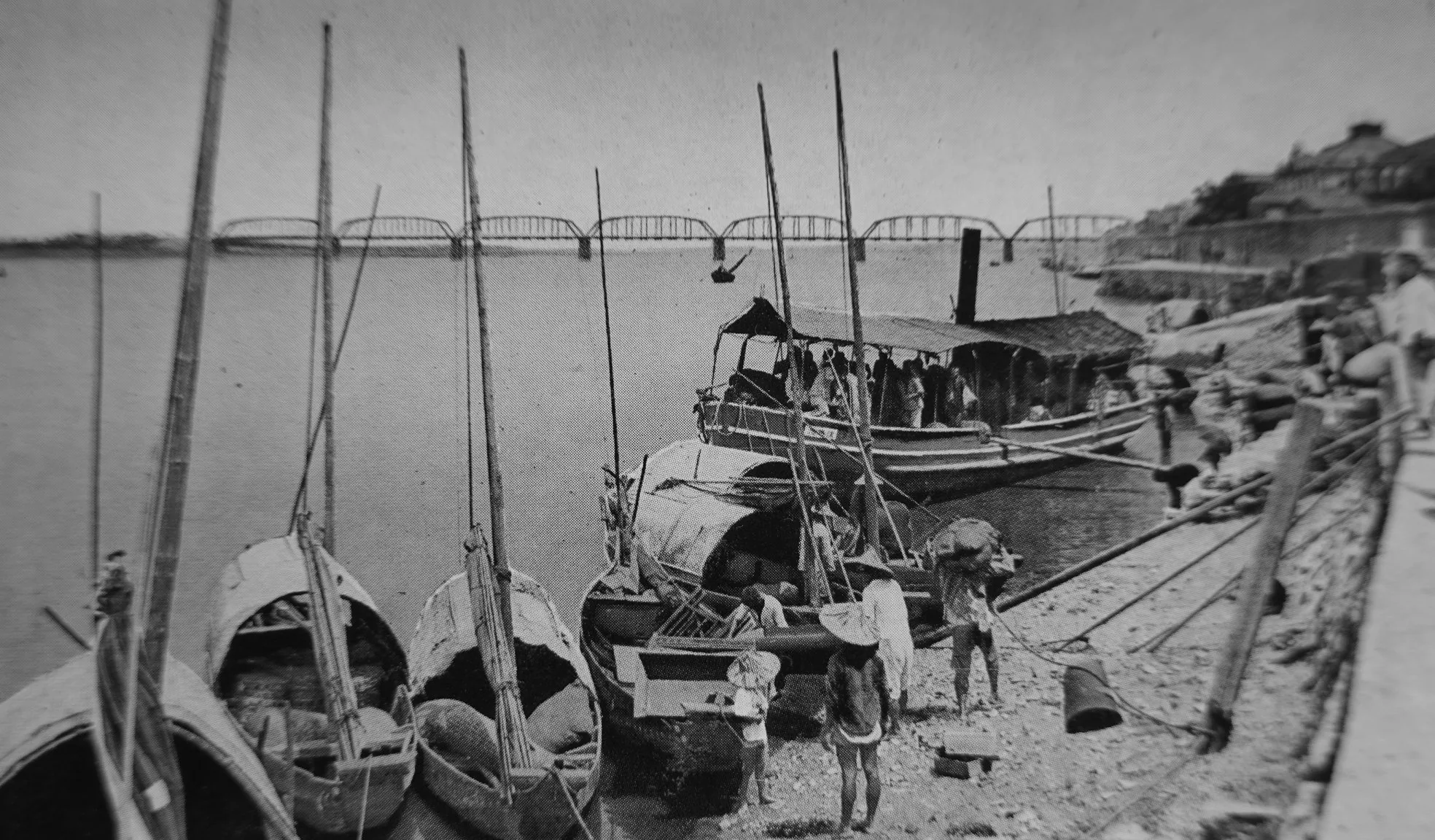 Cenário do cais ao longo do Rio Tamsui e Dadaocheng nos anos 1920