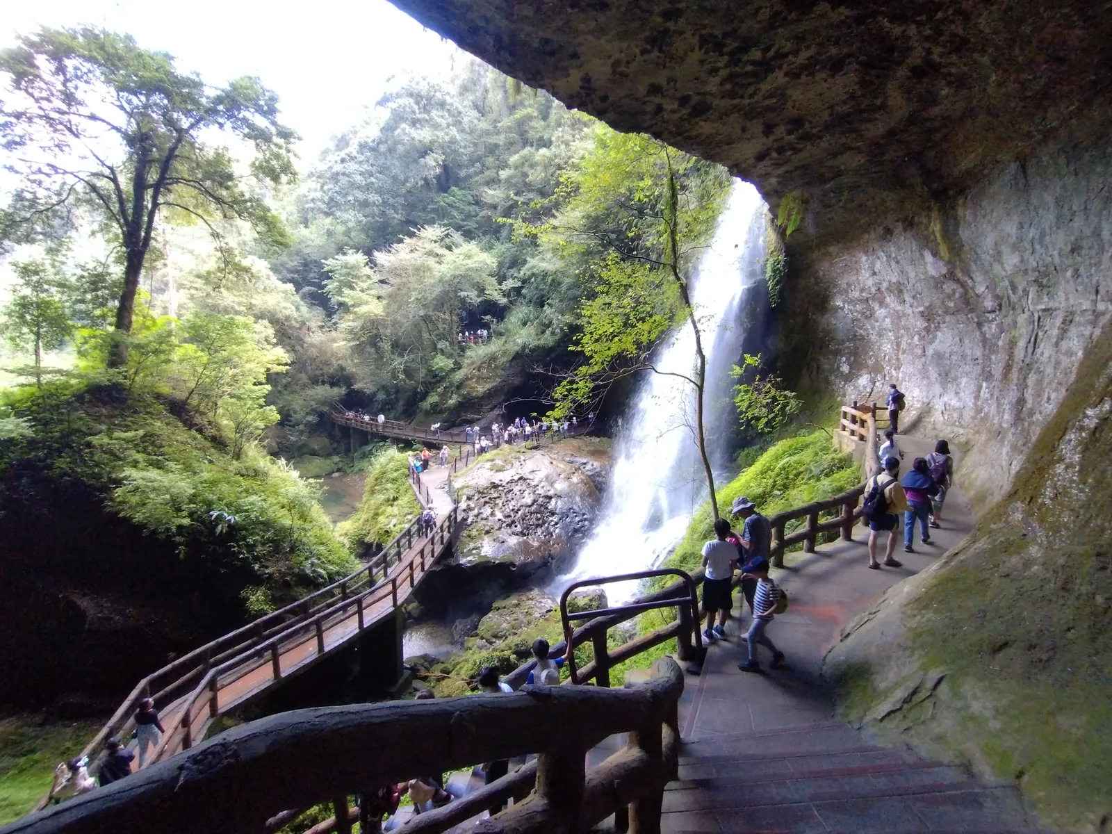 松瀧岩瀑布