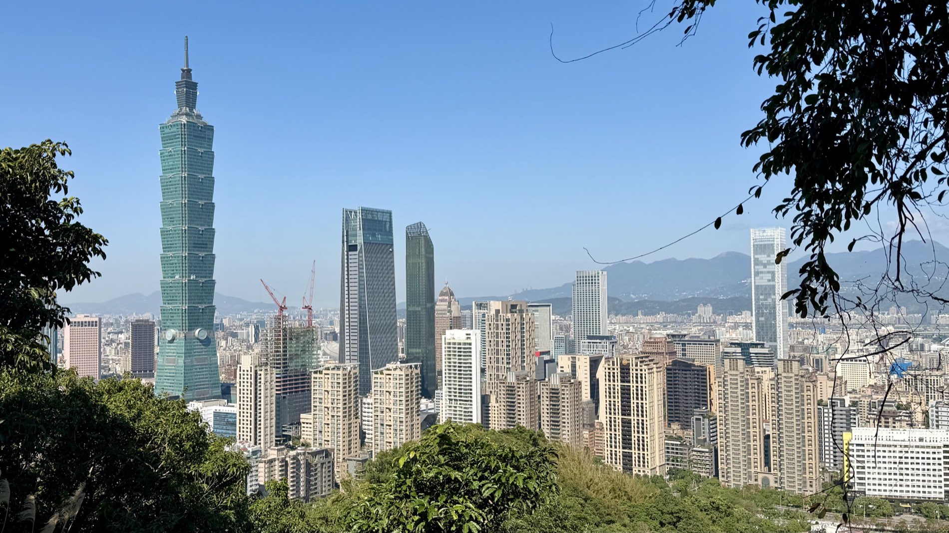 國宅與居住正義：政府蓋的便宜房，最後養出誰的資產扶梯