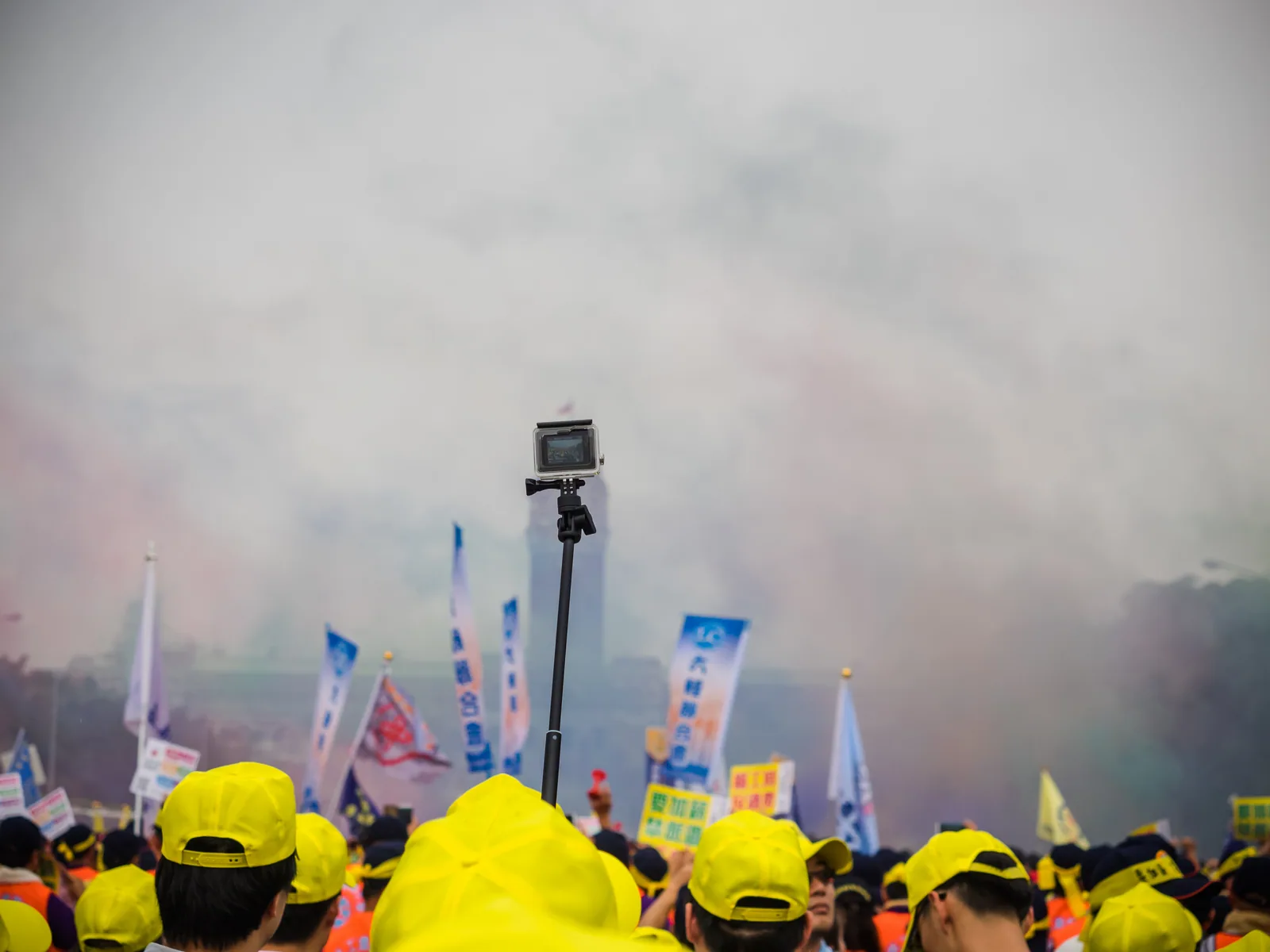 2015 年台灣勞動節大遊行。對勞團而言,放假從來不只是國族紀念,而是勞動者該有的休息
