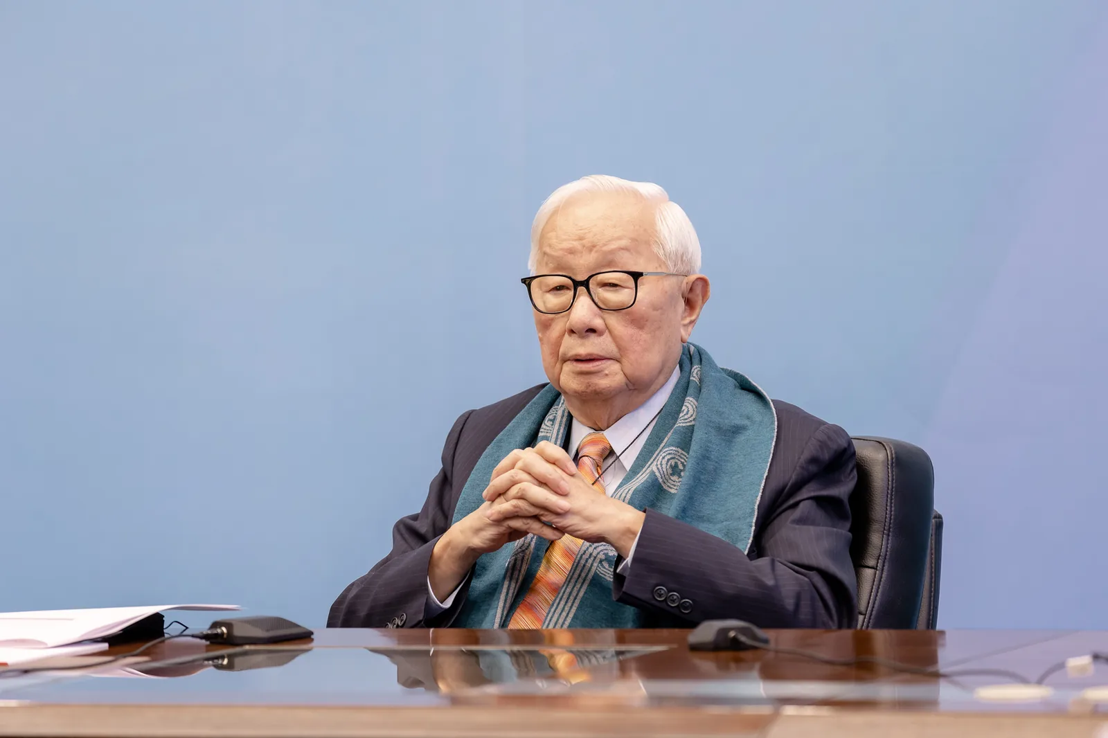 張忠謀以領袖代表身分出席 2021 年 APEC 經濟領袖會議視訊畫面,總統府官方照片