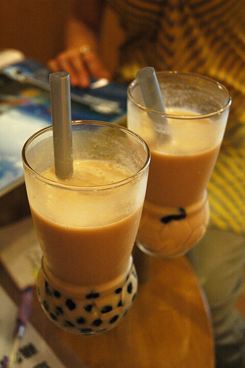 タピオカミルクティーとプリンミルクティー